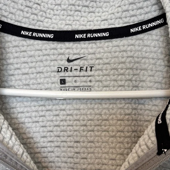 NIKE Dry Fit Running Women's Quarter-Zip Top Size L - Picture 4 of 5